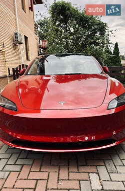 Седан Tesla Model 3 2024 в 