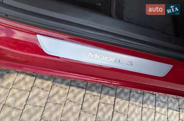 Седан Tesla Model 3 2019 в 
