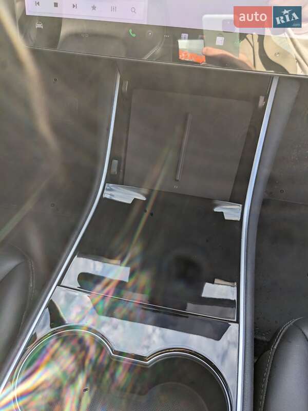 Седан Tesla Model 3 2019 в Полтаві