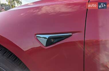 Седан Tesla Model 3 2019 в 