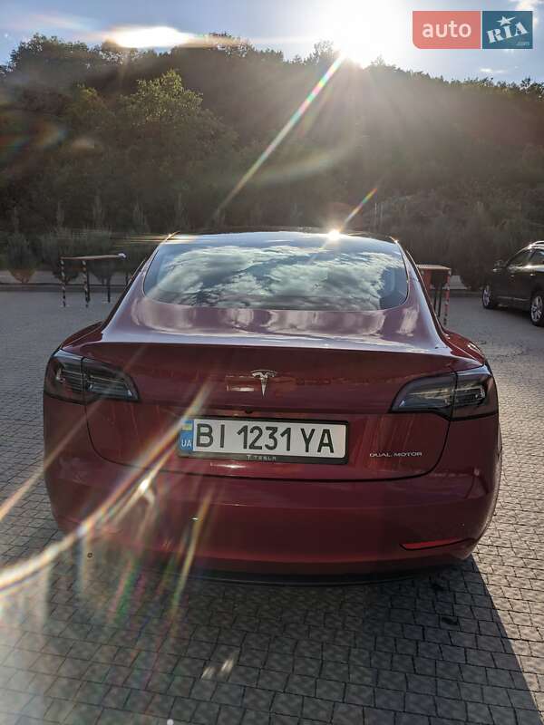 Седан Tesla Model 3 2019 в Полтаві