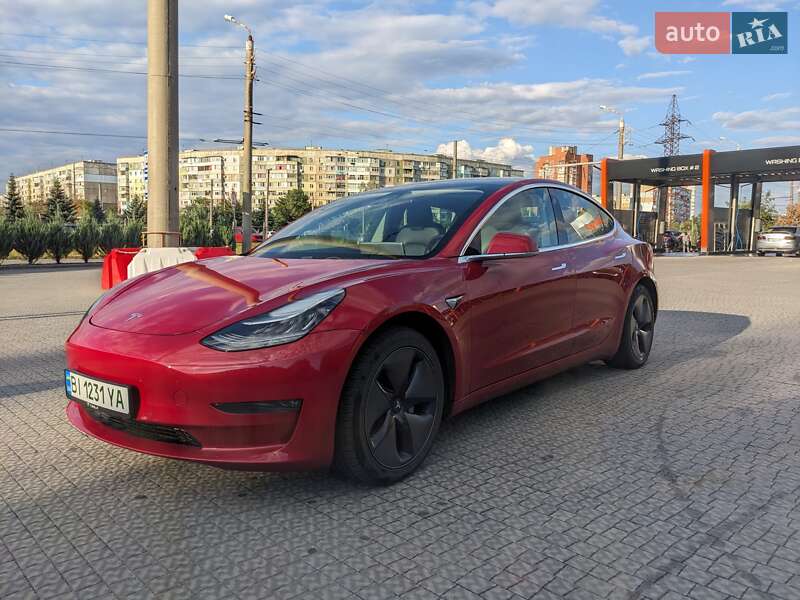 Седан Tesla Model 3 2019 в Полтаве