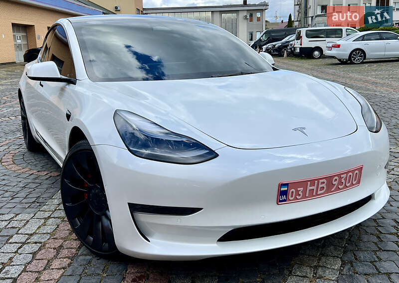 Седан Tesla Model 3 2022 в Луцьку