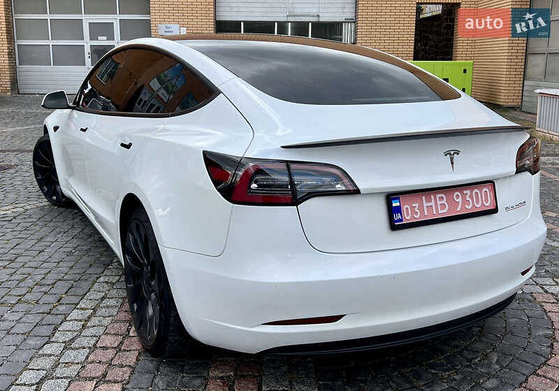 Седан Tesla Model 3 2022 в Луцьку