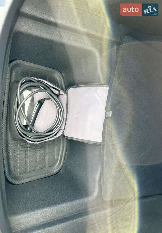 Седан Tesla Model 3 2022 в Луцьку