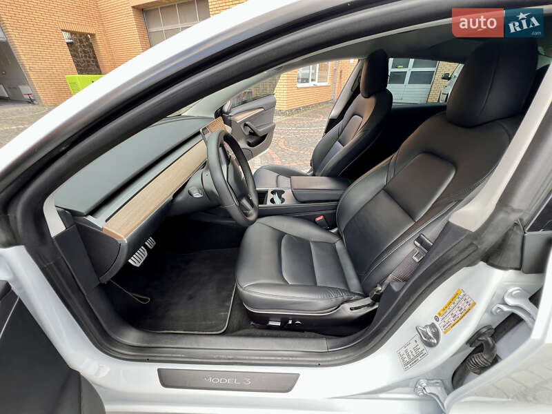 Седан Tesla Model 3 2022 в Луцьку