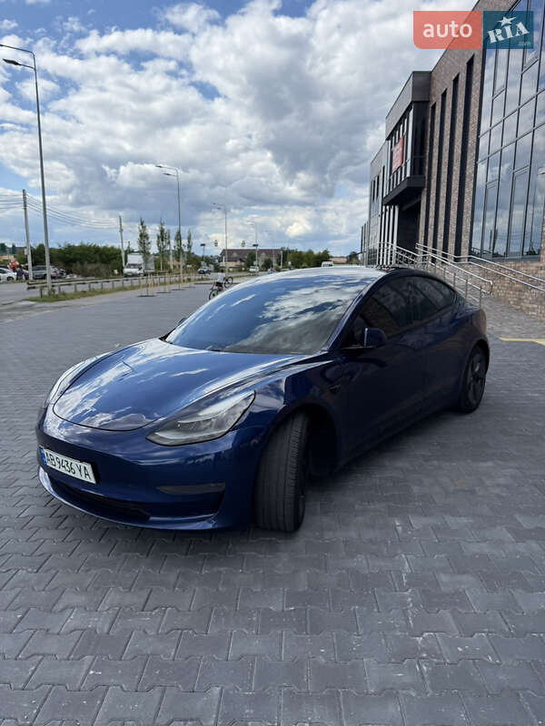 Седан Tesla Model 3 2021 в Виннице