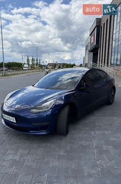 Седан Tesla Model 3 2021 в 