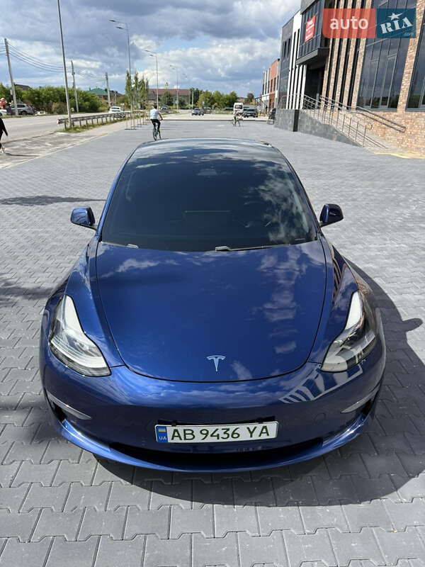 Седан Tesla Model 3 2021 в Виннице