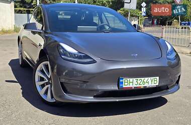 Седан Tesla Model 3 2020 в 