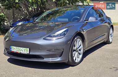 Седан Tesla Model 3 2020 в 