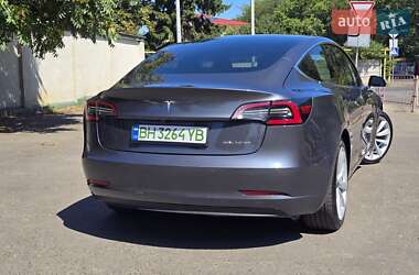 Седан Tesla Model 3 2020 в 