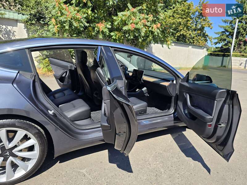 Седан Tesla Model 3 2020 в Одессе