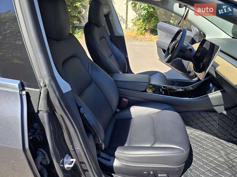 Седан Tesla Model 3 2020 в Одессе