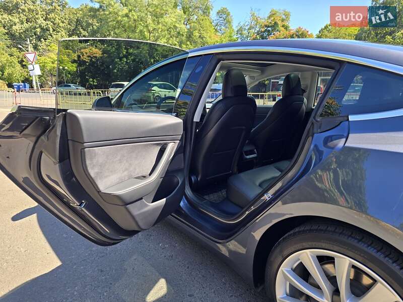 Седан Tesla Model 3 2020 в Одессе
