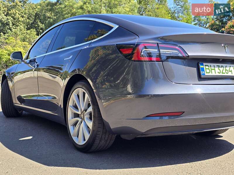 Седан Tesla Model 3 2020 в Одессе