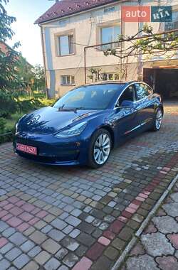 Седан Tesla Model 3 2018 в Шептицькому