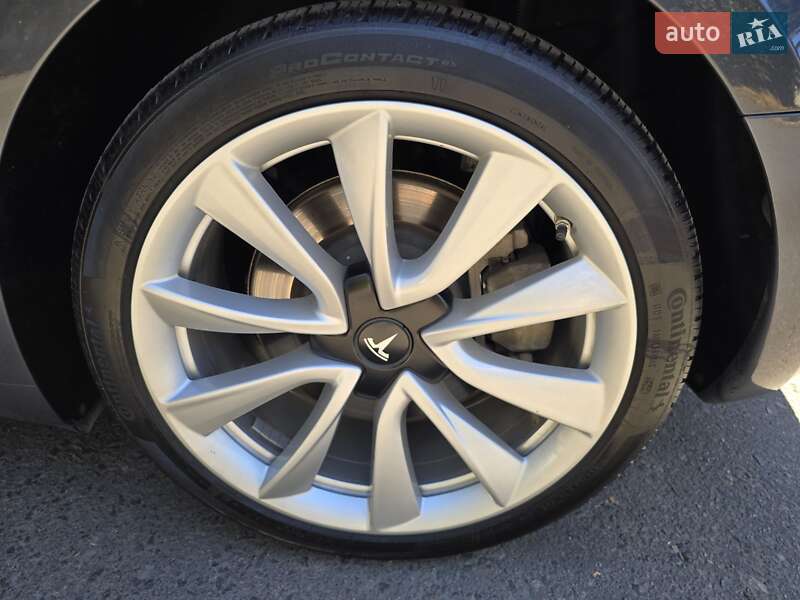 Седан Tesla Model 3 2020 в Одессе