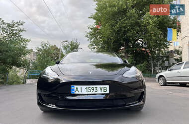Седан Tesla Model 3 2020 в 