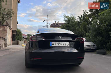 Седан Tesla Model 3 2020 в 