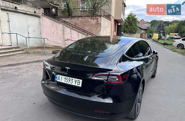 Седан Tesla Model 3 2020 в 