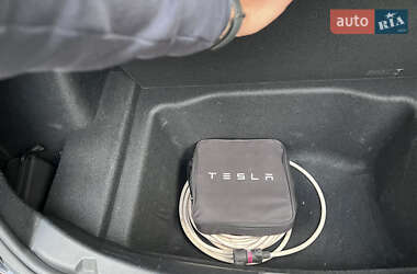 Седан Tesla Model 3 2020 в 