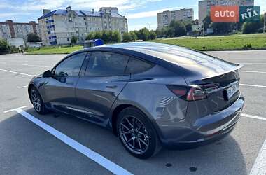 Седан Tesla Model 3 2023 в 