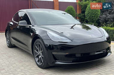 Седан Tesla Model 3 2018 в Умани