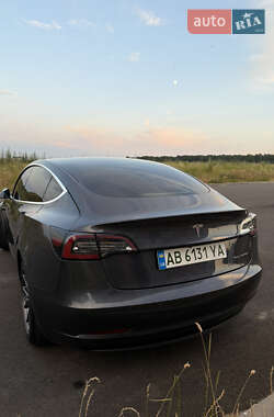 Седан Tesla Model 3 2019 в 