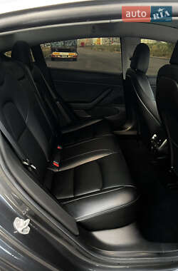 Седан Tesla Model 3 2019 в 