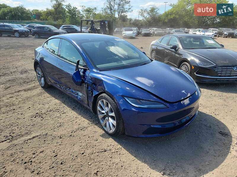 Седан Tesla Model 3 2024 в Києві