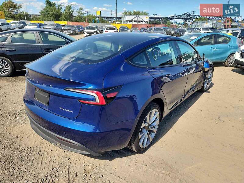 Седан Tesla Model 3 2024 в Києві