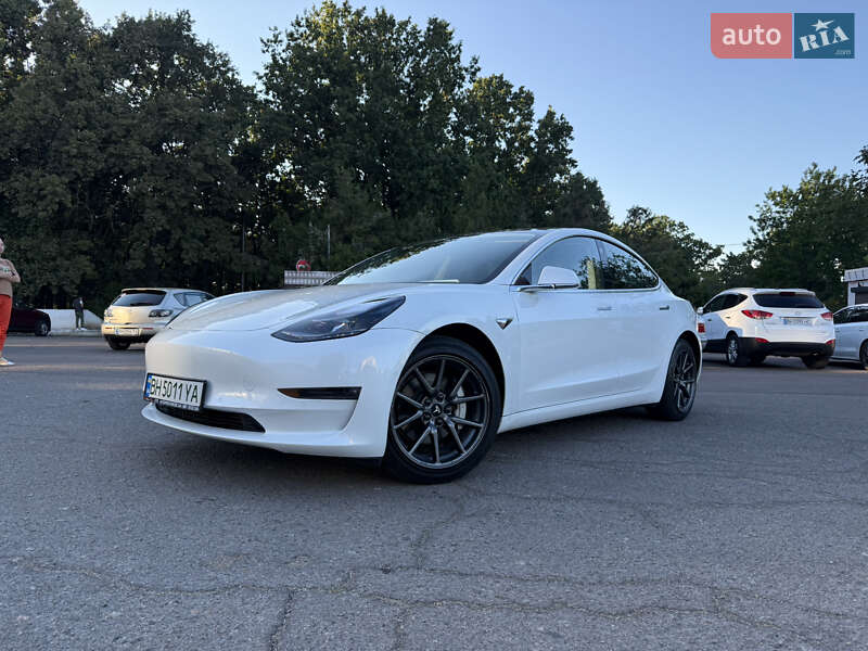 Седан Tesla Model 3 2018 в Одессе