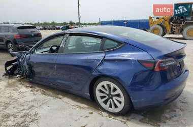 Седан Tesla Model 3 2022 в 