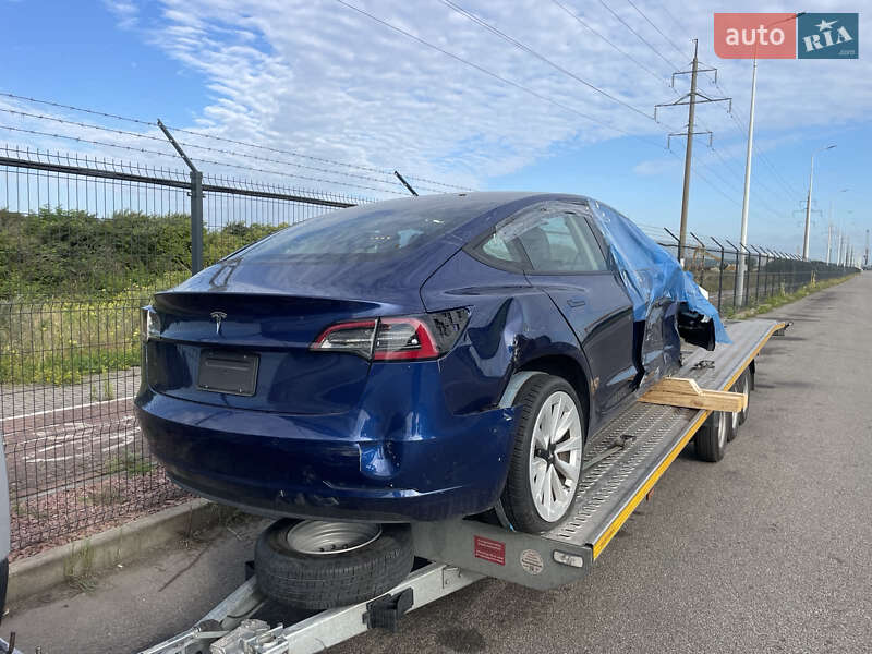 Седан Tesla Model 3 2022 в Рівному