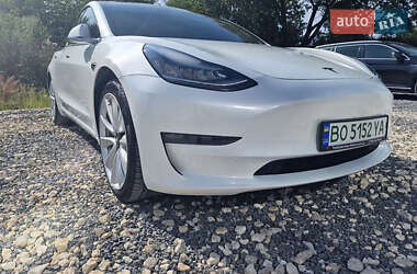 Седан Tesla Model 3 2019 в 