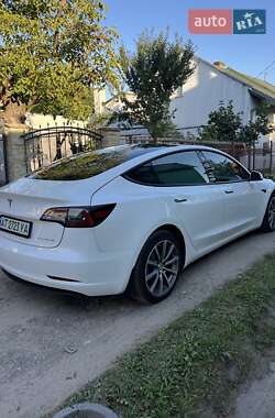 Седан Tesla Model 3 2021 в 