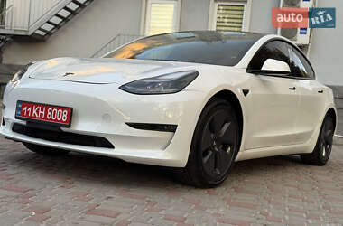 Седан Tesla Model 3 2023 в 
