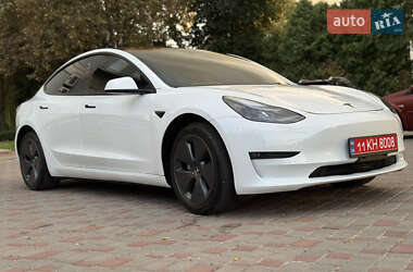 Седан Tesla Model 3 2023 в 