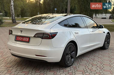 Седан Tesla Model 3 2023 в 
