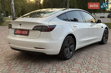Седан Tesla Model 3 2023 в 