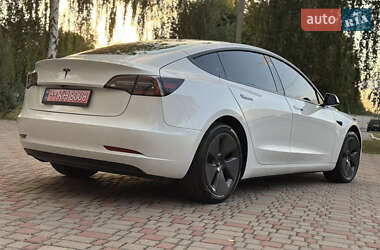 Седан Tesla Model 3 2023 в 