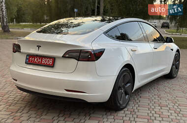 Седан Tesla Model 3 2023 в 