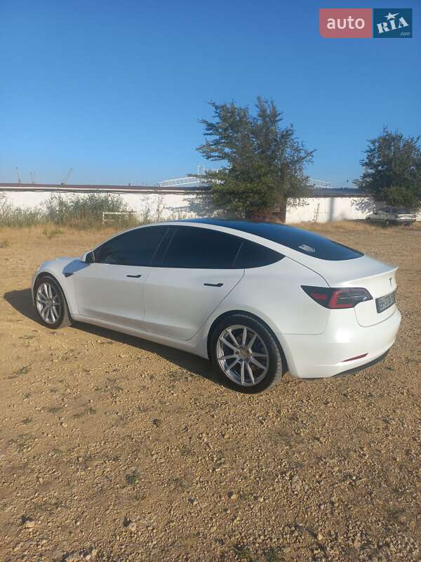 Седан Tesla Model 3 2021 в Одессе