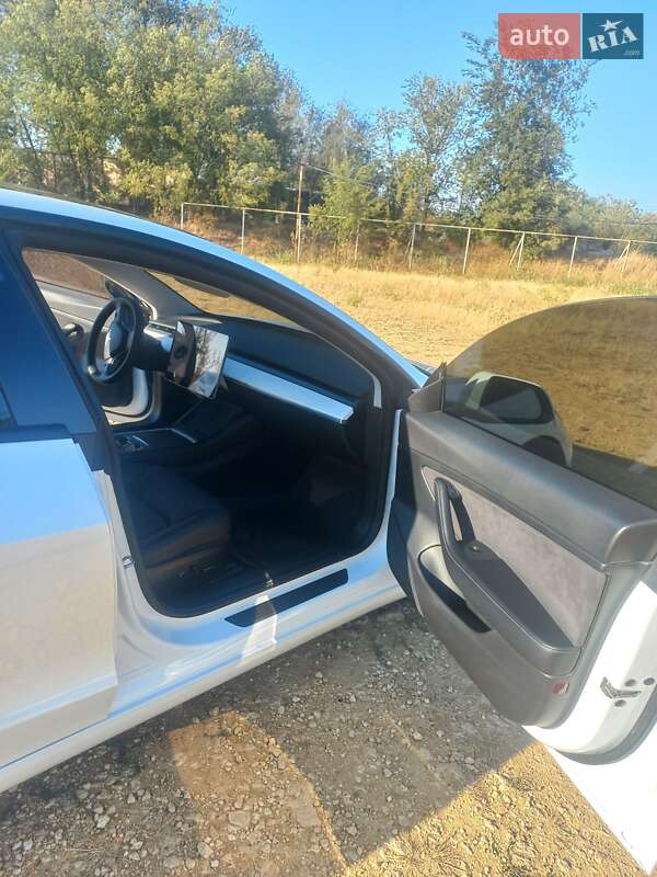 Седан Tesla Model 3 2021 в Одессе