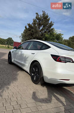 Седан Tesla Model 3 2021 в 