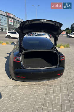 Седан Tesla Model 3 2020 в 