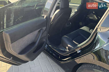 Седан Tesla Model 3 2020 в 