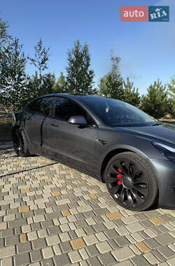 Седан Tesla Model 3 2022 в 