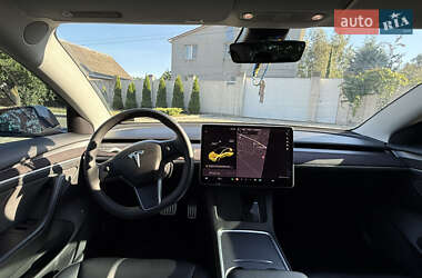 Седан Tesla Model 3 2022 в 